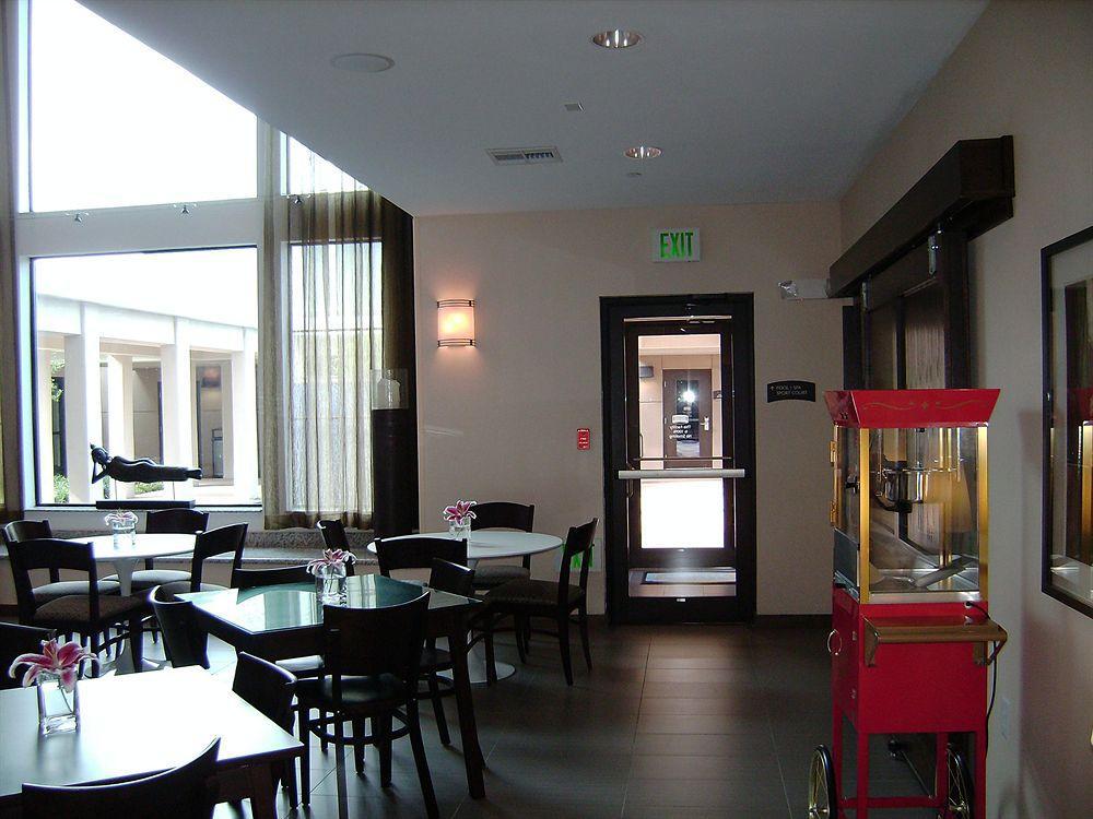 Staybridge Suites Plano - Richardson Area By Ihg Restoran gambar